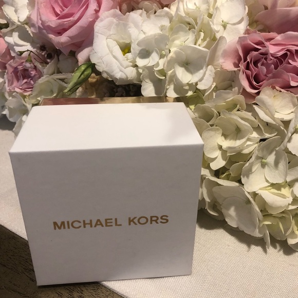 Michael kors rose gold bracelets - Picture 4 of 5